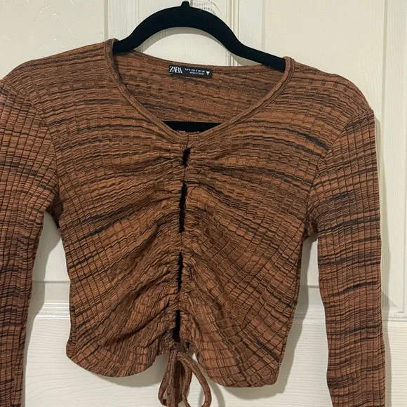 Zara Brown Ruched Cropped Long Sleeve Top | Size S - Picture 4 of 12